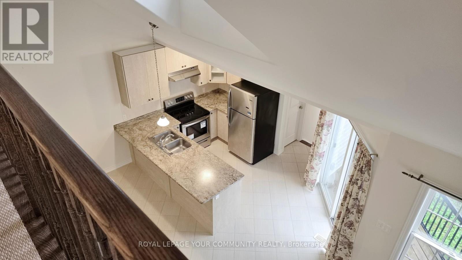 606 Haylock Gardens, Peterborough North (North), Ontario  K9H 0G4 - Photo 5 - X12043934