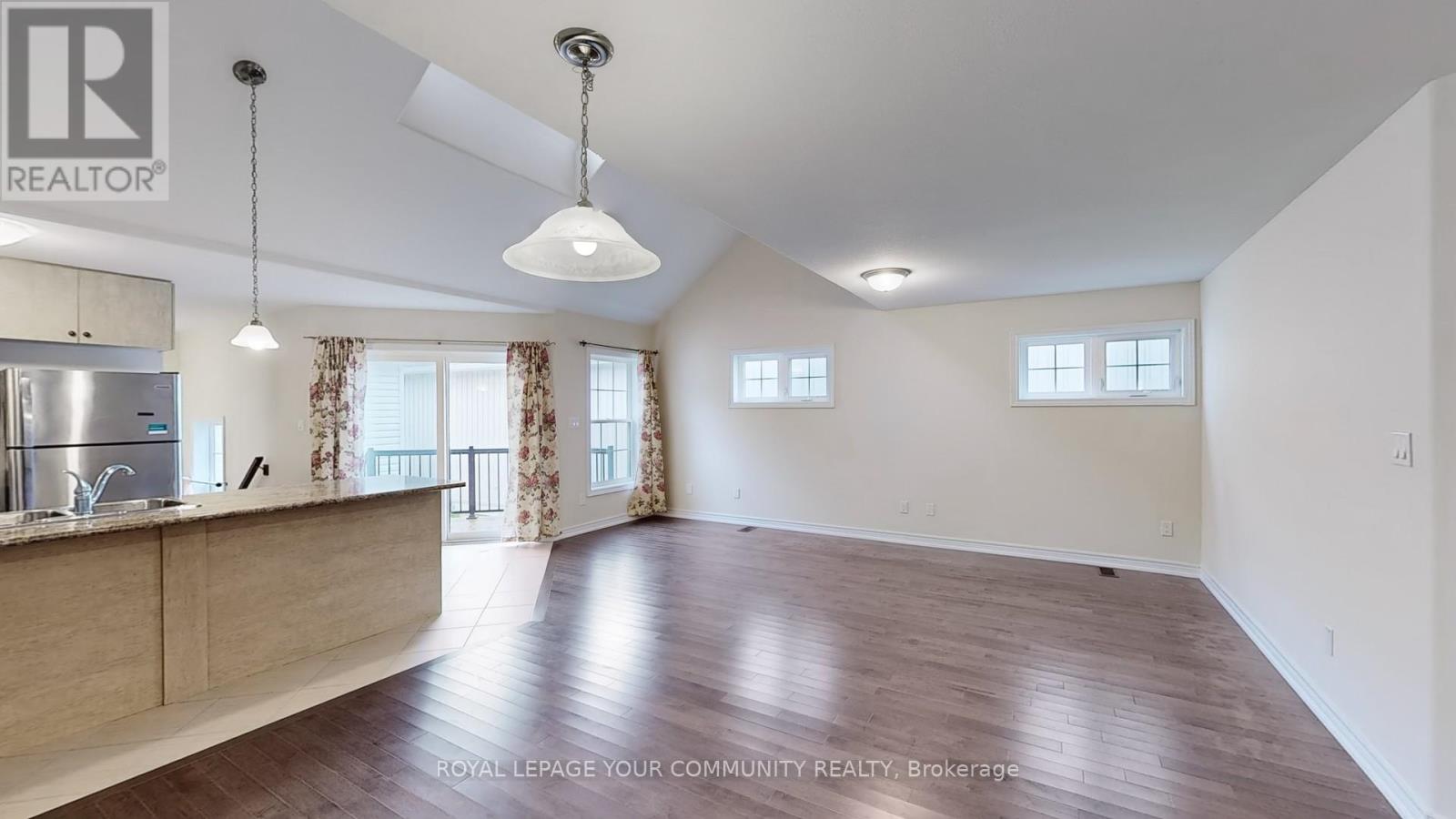 606 Haylock Gardens, Peterborough North (North), Ontario  K9H 0G4 - Photo 9 - X12043934