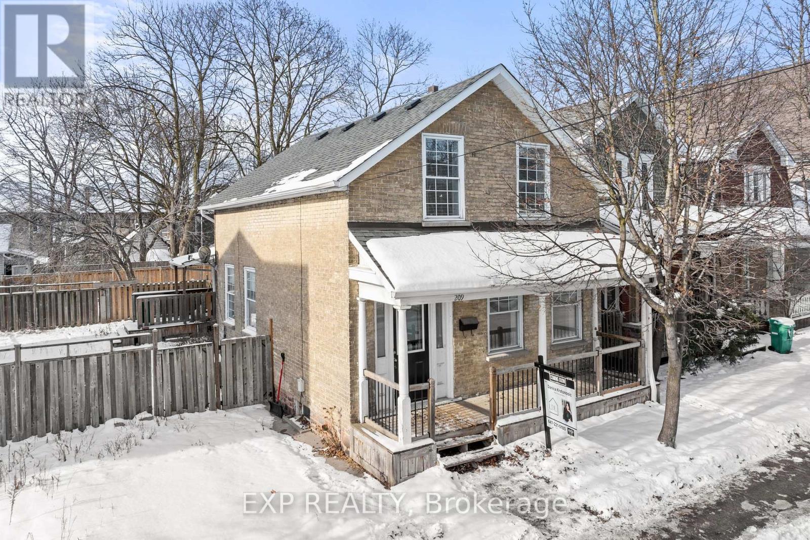 209 Rubidge Street, Peterborough Central (South), Ontario  K9J 3N9 - Photo 1 - X12045466
