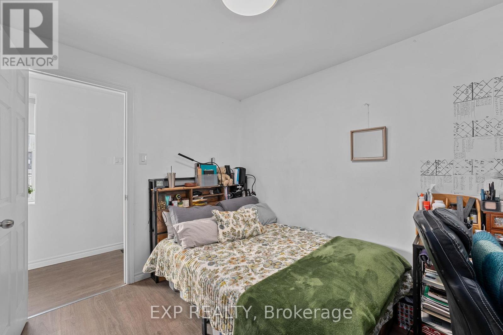 209 Rubidge Street, Peterborough Central (South), Ontario  K9J 3N9 - Photo 11 - X12045466