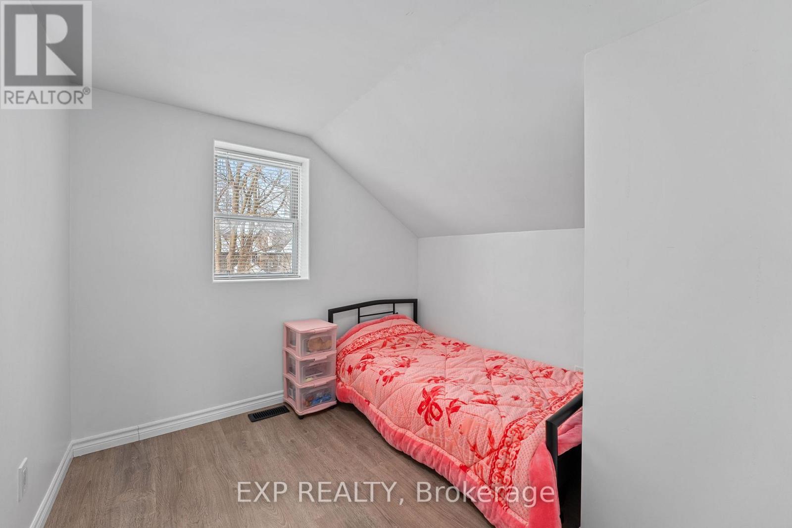 209 Rubidge Street, Peterborough Central (South), Ontario  K9J 3N9 - Photo 14 - X12045466
