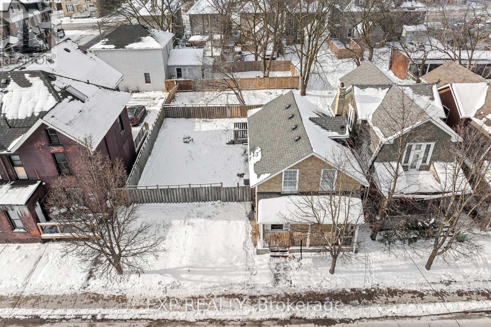 209 Rubidge Street, Peterborough Central (South), Ontario  K9J 3N9 - Photo 2 - X12045466