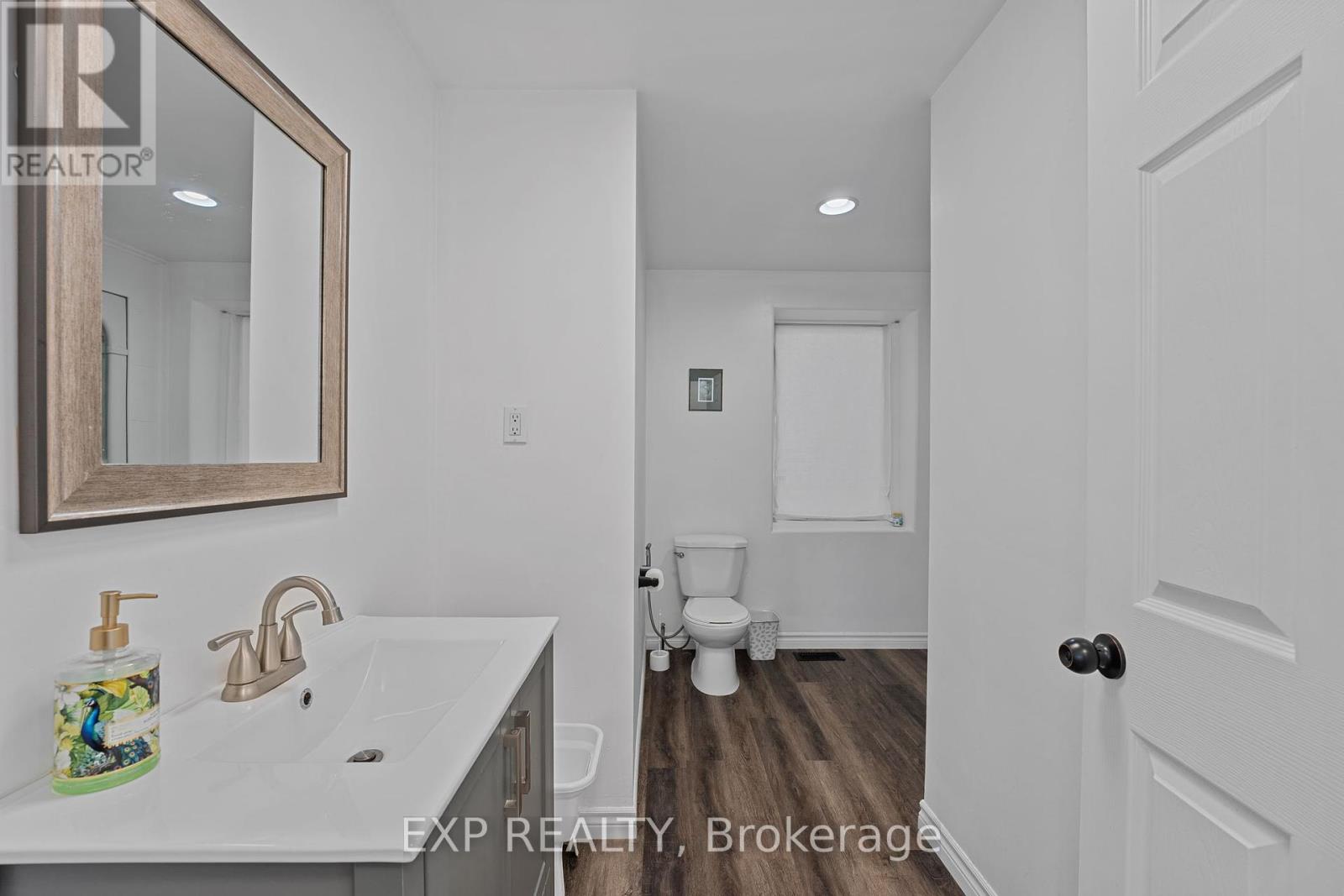 209 Rubidge Street, Peterborough Central (South), Ontario  K9J 3N9 - Photo 8 - X12045466