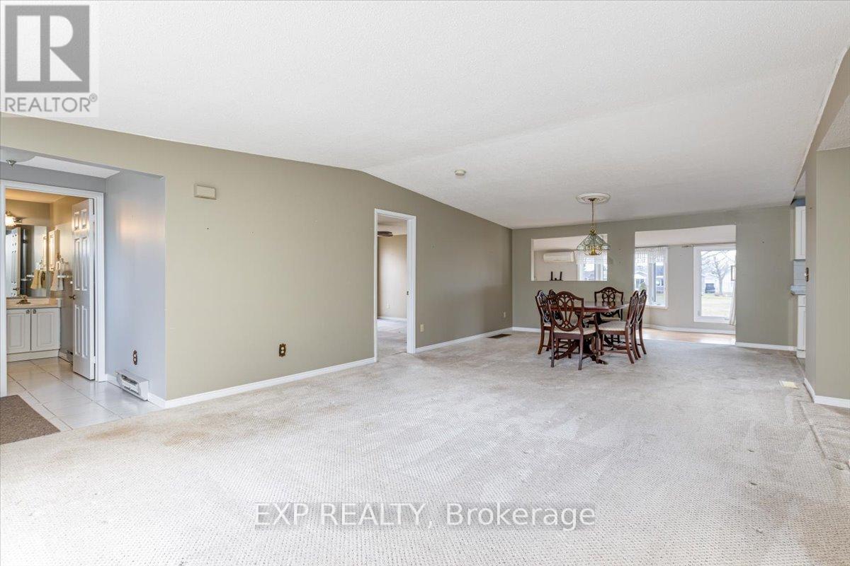 52 Fairway Drive, Clarington (Newcastle), Ontario  L1B 1B3 - Photo 11 - E12046507