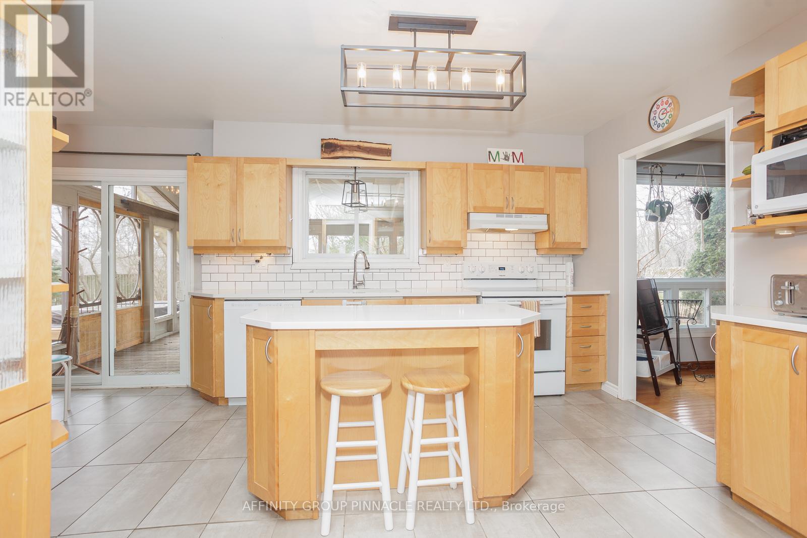 21 Mcdonagh Drive, Kawartha Lakes (Lindsay), Ontario  K9V 5A9 - Photo 14 - X12047723