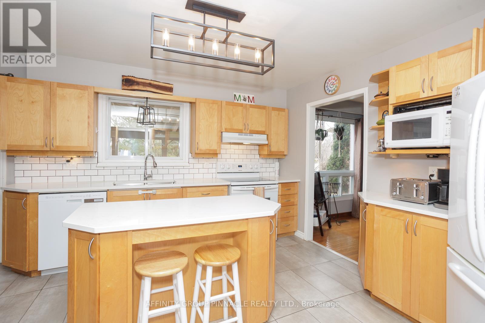 21 Mcdonagh Drive, Kawartha Lakes (Lindsay), Ontario  K9V 5A9 - Photo 15 - X12047723