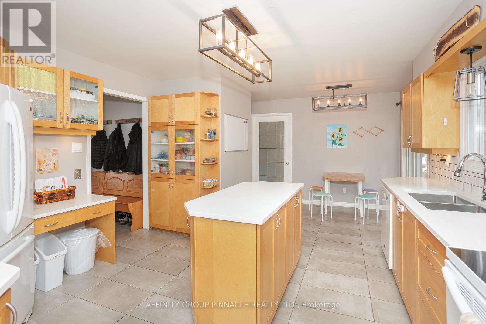 21 Mcdonagh Drive, Kawartha Lakes (Lindsay), Ontario  K9V 5A9 - Photo 17 - X12047723