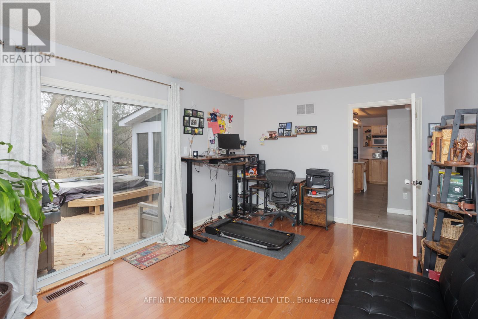 21 Mcdonagh Drive, Kawartha Lakes (Lindsay), Ontario  K9V 5A9 - Photo 39 - X12047723