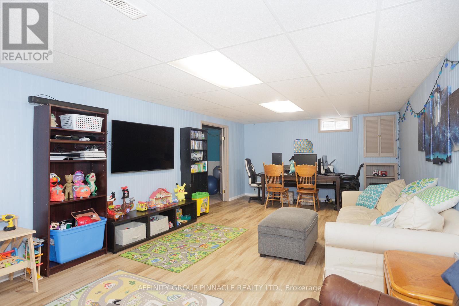 21 Mcdonagh Drive, Kawartha Lakes (Lindsay), Ontario  K9V 5A9 - Photo 43 - X12047723