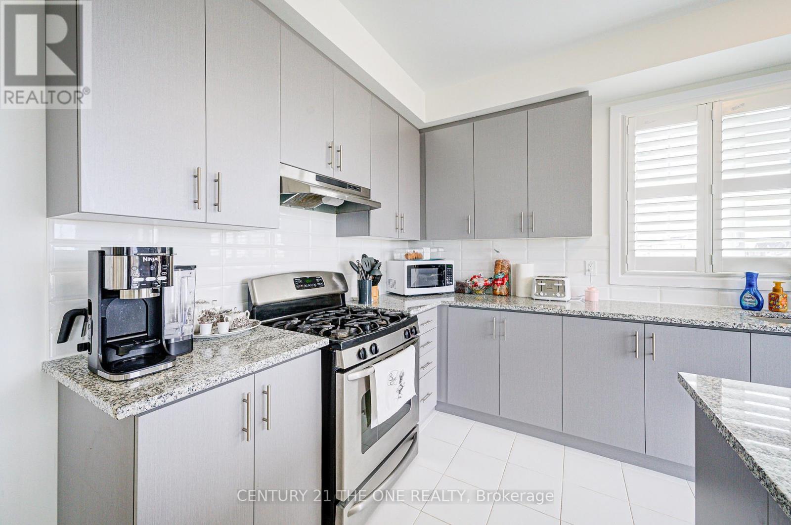 2 Wesley Brooks Street, Clarington (Newcastle), Ontario  L1B 0W4 - Photo 20 - E12048398
