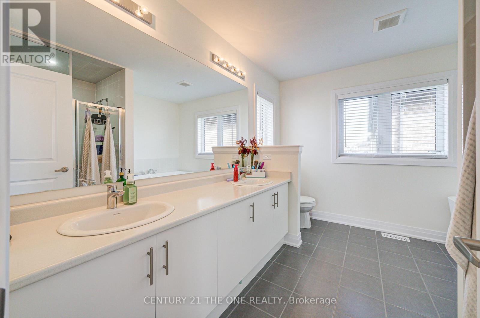 2 Wesley Brooks Street, Clarington (Newcastle), Ontario  L1B 0W4 - Photo 31 - E12048398