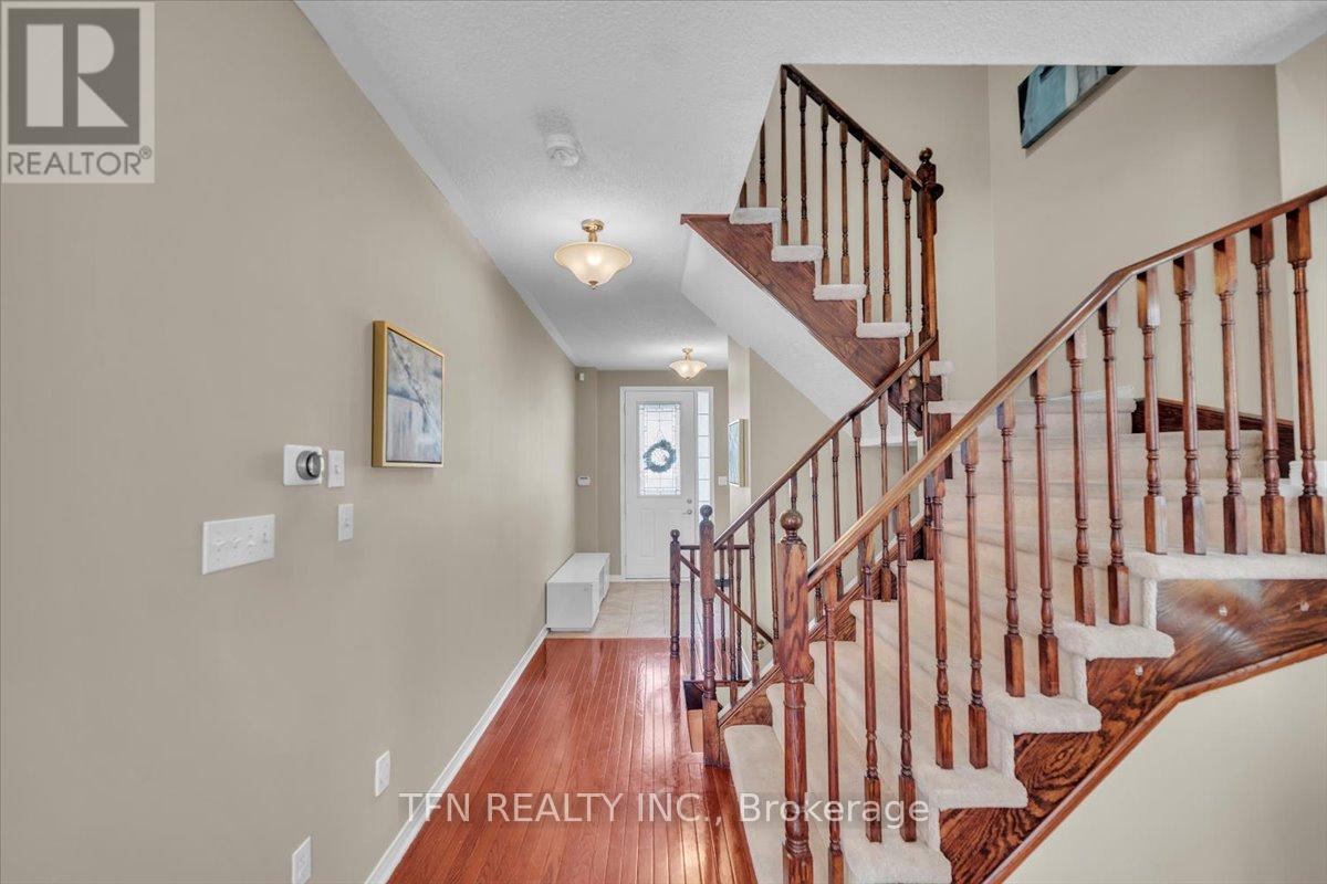 51 Hodnett Crescent, Clarington (Newcastle), Ontario  L1B 1R6 - Photo 4 - E12051178