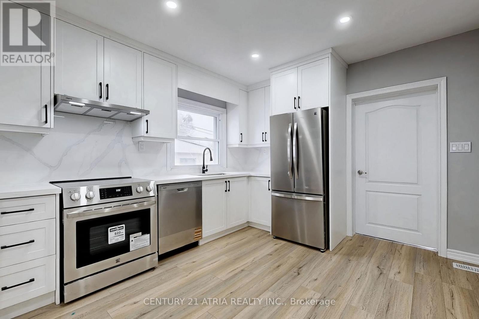 737 Lock Street, Peterborough South (West), Ontario  K9J 1W4 - Photo 10 - X12051929