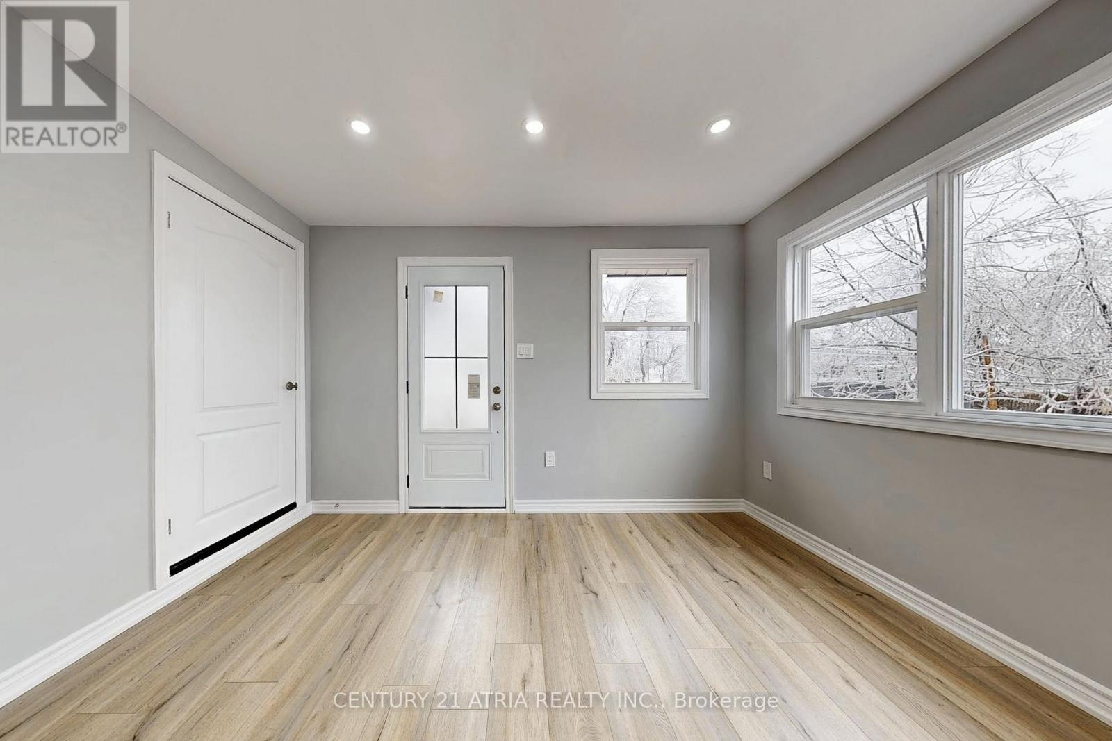 737 Lock Street, Peterborough South (West), Ontario  K9J 1W4 - Photo 14 - X12051929