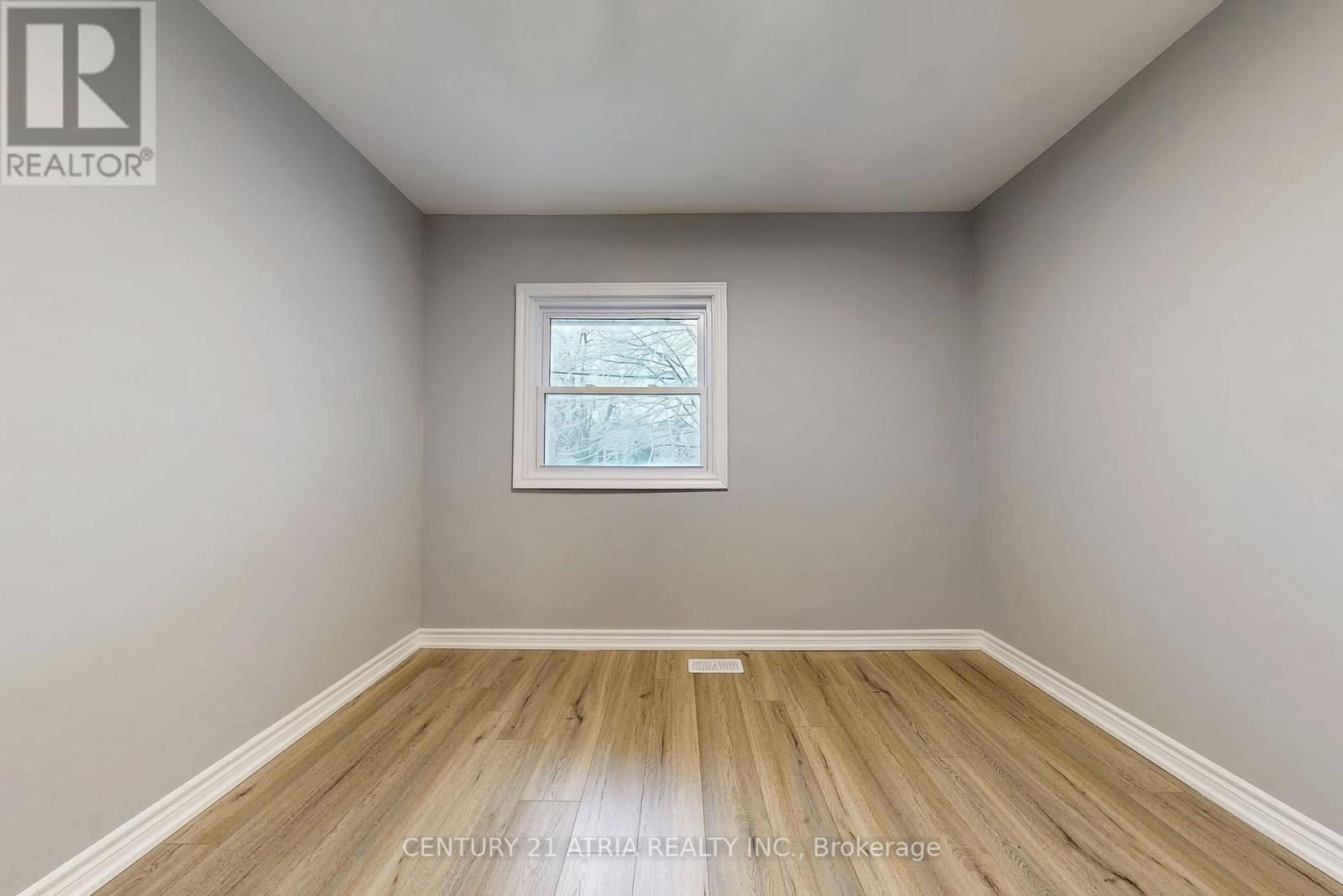 737 Lock Street, Peterborough South (West), Ontario  K9J 1W4 - Photo 17 - X12051929