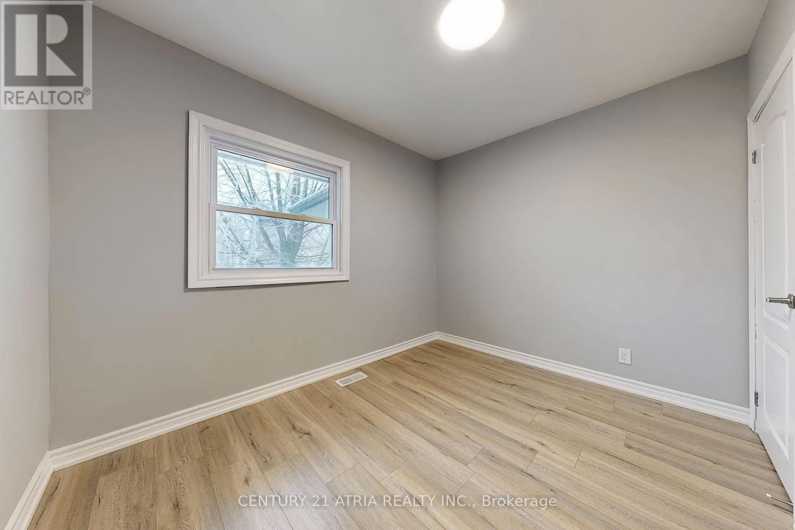 737 Lock Street, Peterborough South (West), Ontario  K9J 1W4 - Photo 20 - X12051929