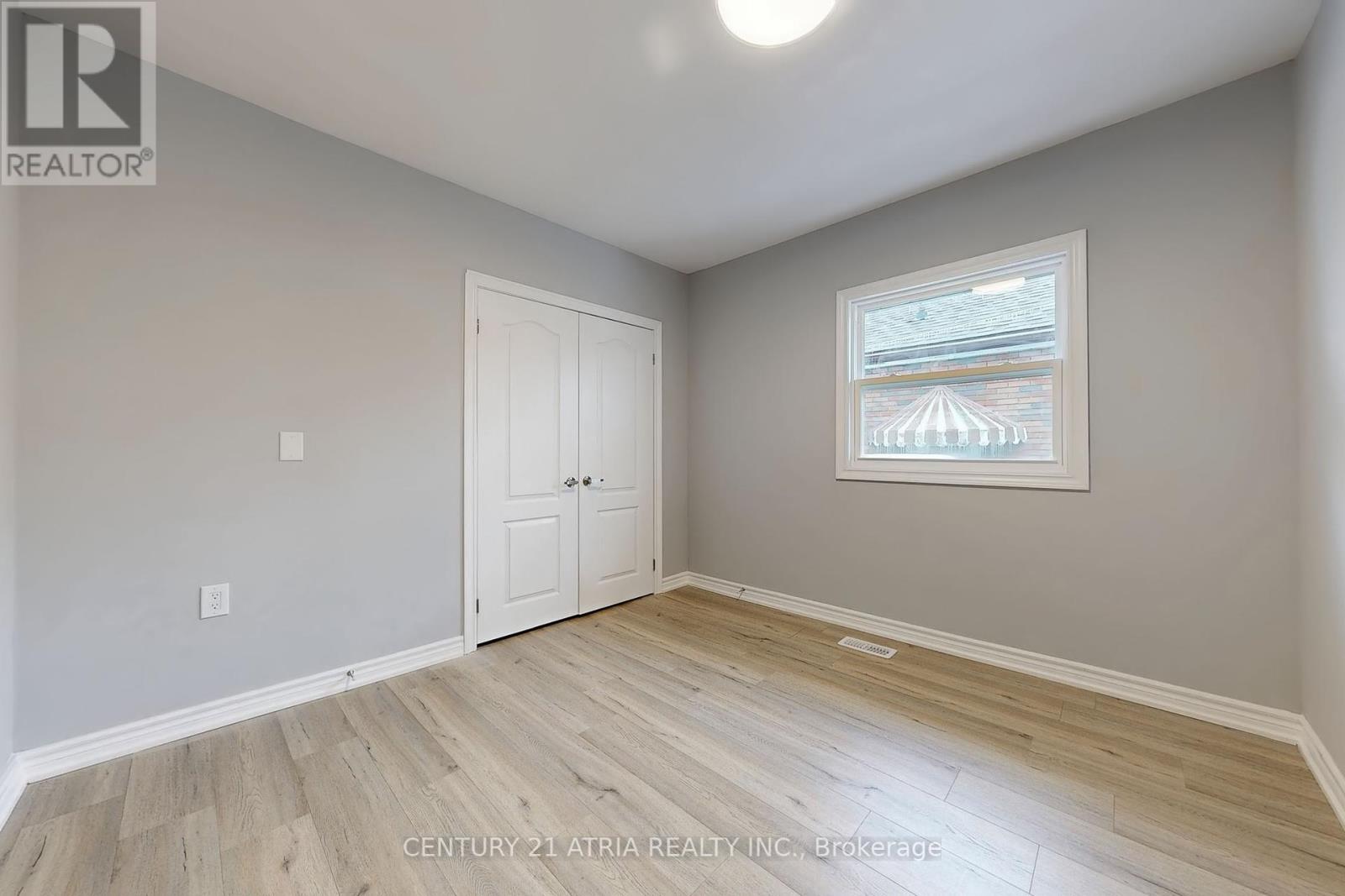 737 Lock Street, Peterborough South (West), Ontario  K9J 1W4 - Photo 23 - X12051929