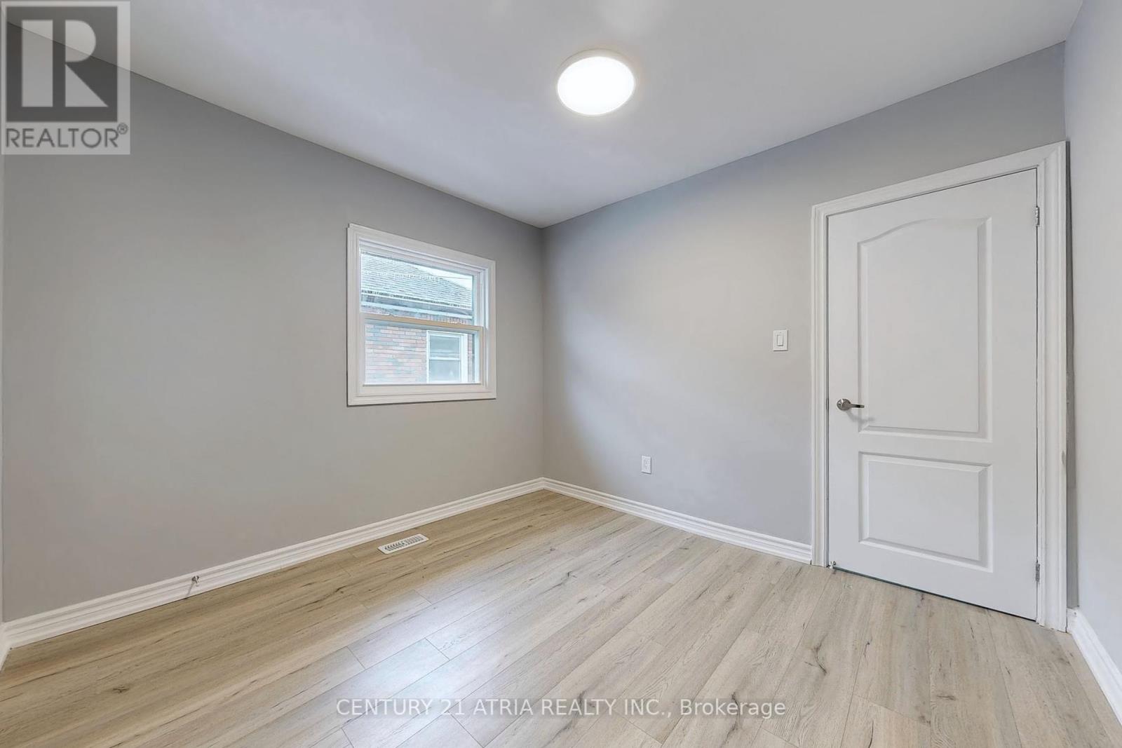 737 Lock Street, Peterborough South (West), Ontario  K9J 1W4 - Photo 24 - X12051929
