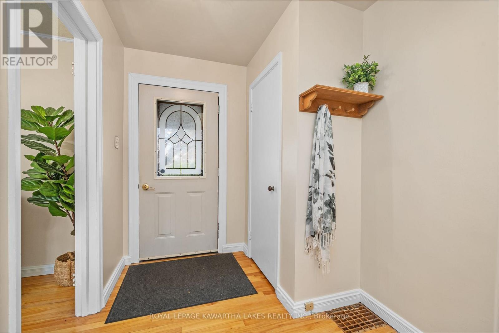 769 Chesterfield Avenue, Peterborough North (South), Ontario  K9H 4Y1 - Photo 9 - X12053052