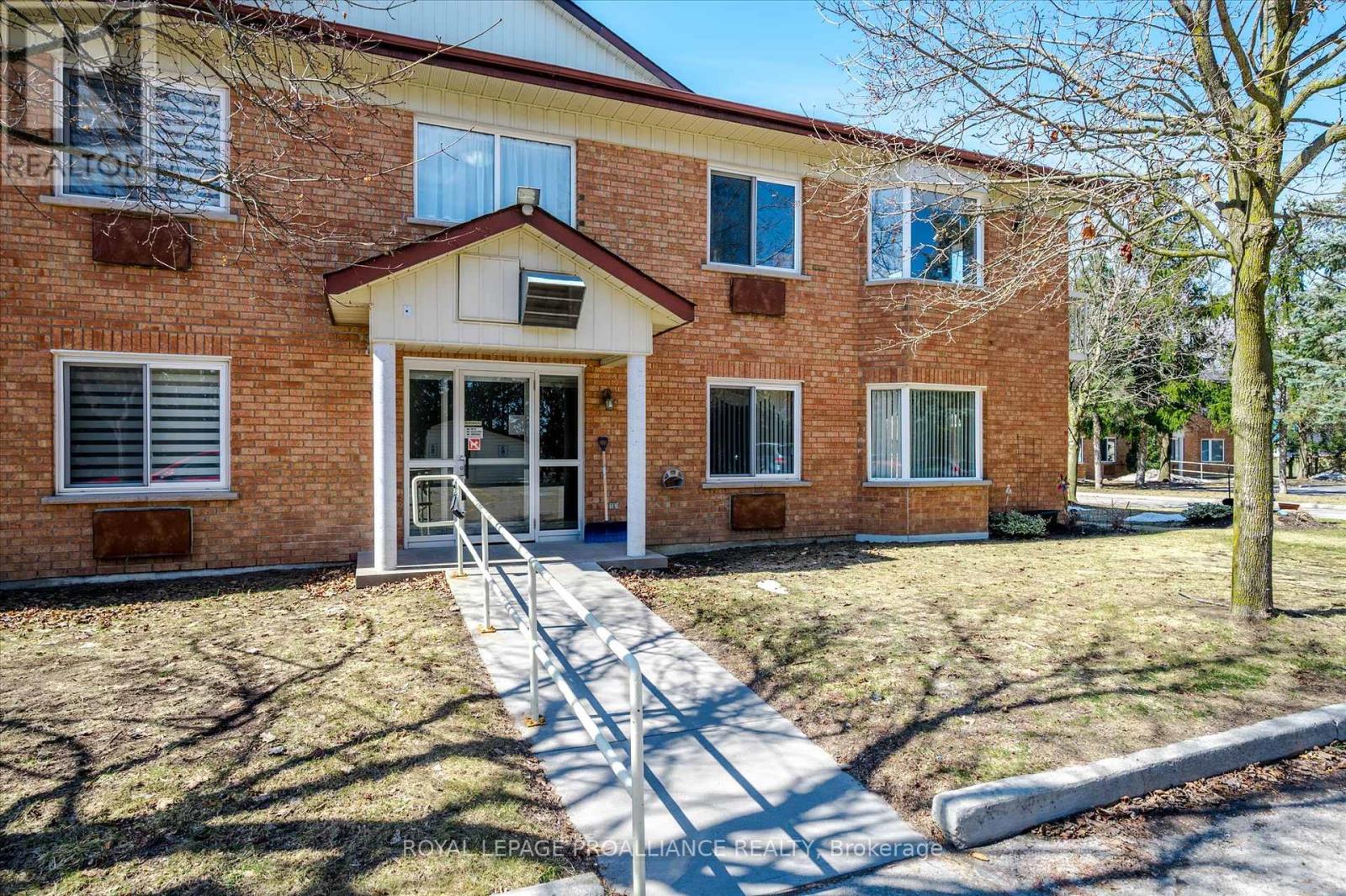 106 - 914 Ford Street, Peterborough Central (South), Ontario  K9J 5V3 - Photo 39 - X12053243