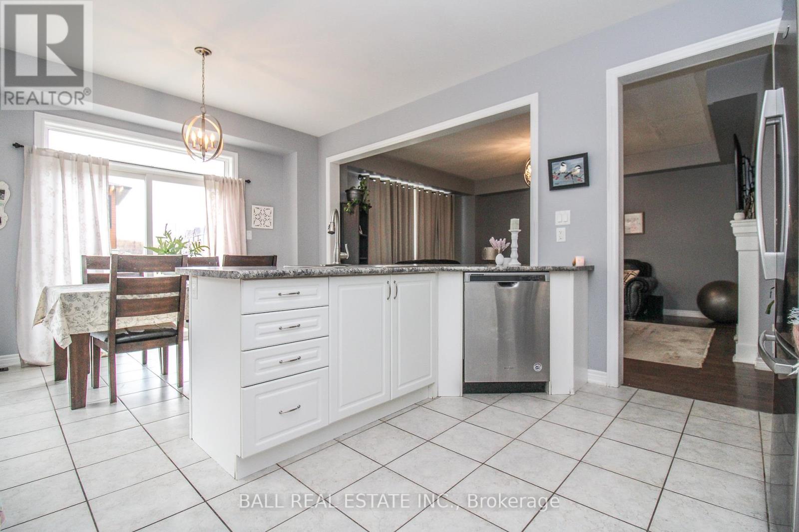 689 Goodwin Terrace, Peterborough North (North), Ontario  K9J 0H9 - Photo 23 - X12054017