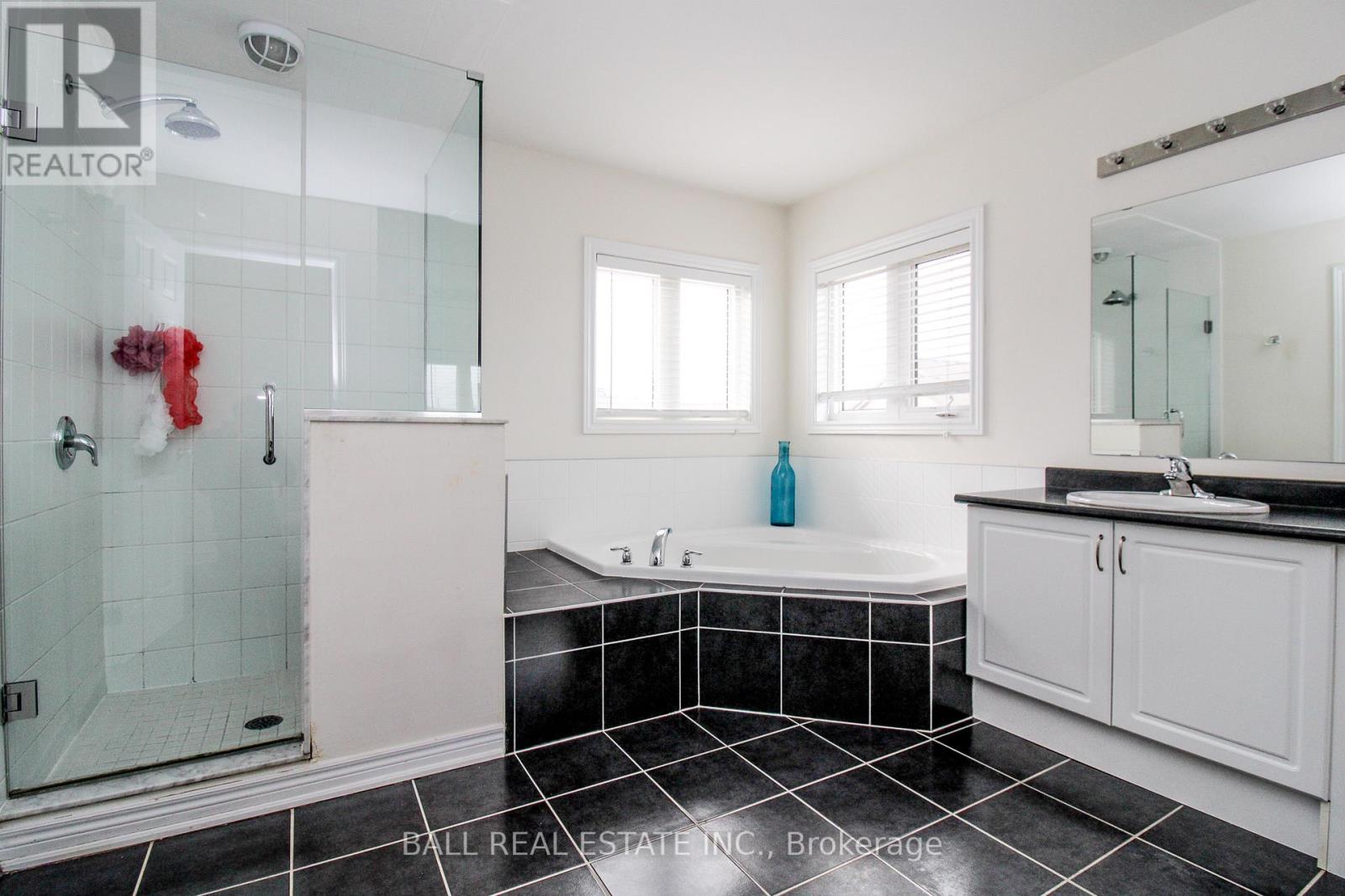 689 Goodwin Terrace, Peterborough North (North), Ontario  K9J 0H9 - Photo 28 - X12054017