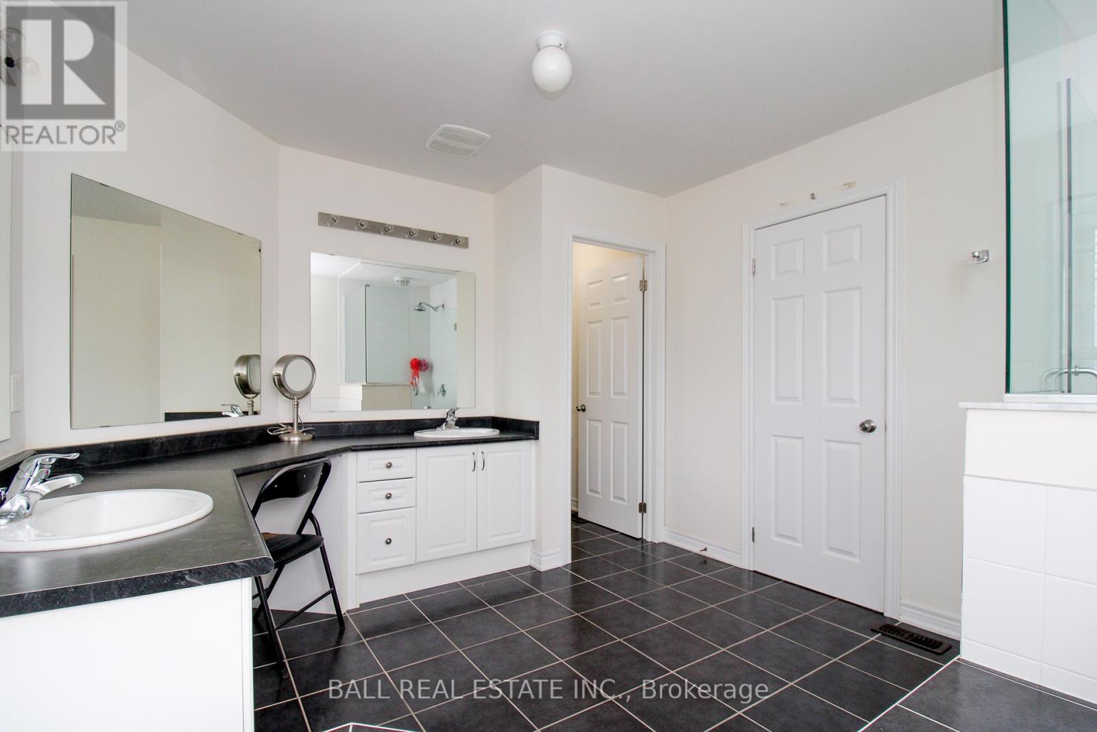 689 Goodwin Terrace, Peterborough North (North), Ontario  K9J 0H9 - Photo 29 - X12054017