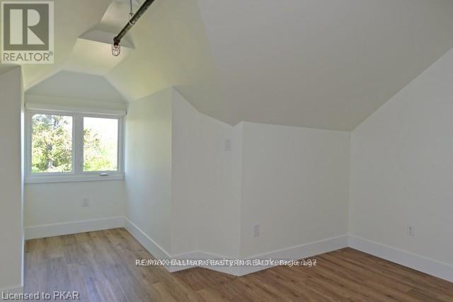 401 - 1354 Youngs Point Road, Selwyn, Ontario  K0L 2H0 - Photo 7 - X12055016