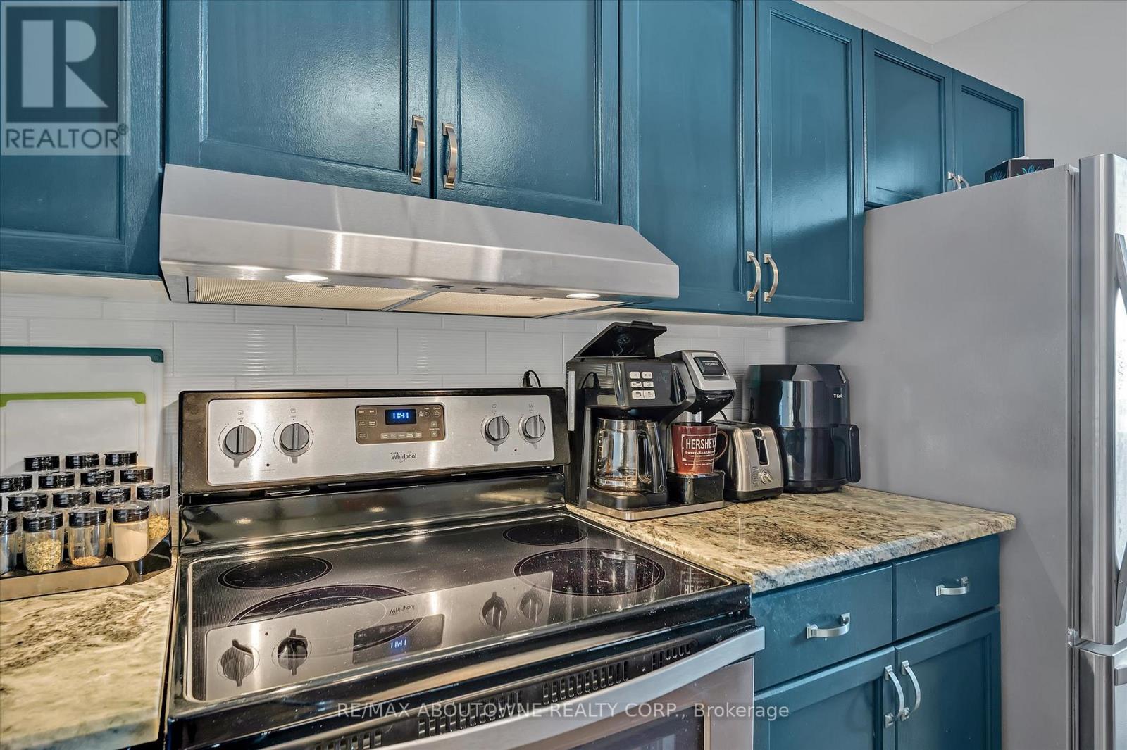 201 - 2394 Mountland Drive W, Peterborough West (Central), Ontario  K9K 2C9 - Photo 10 - X12056140