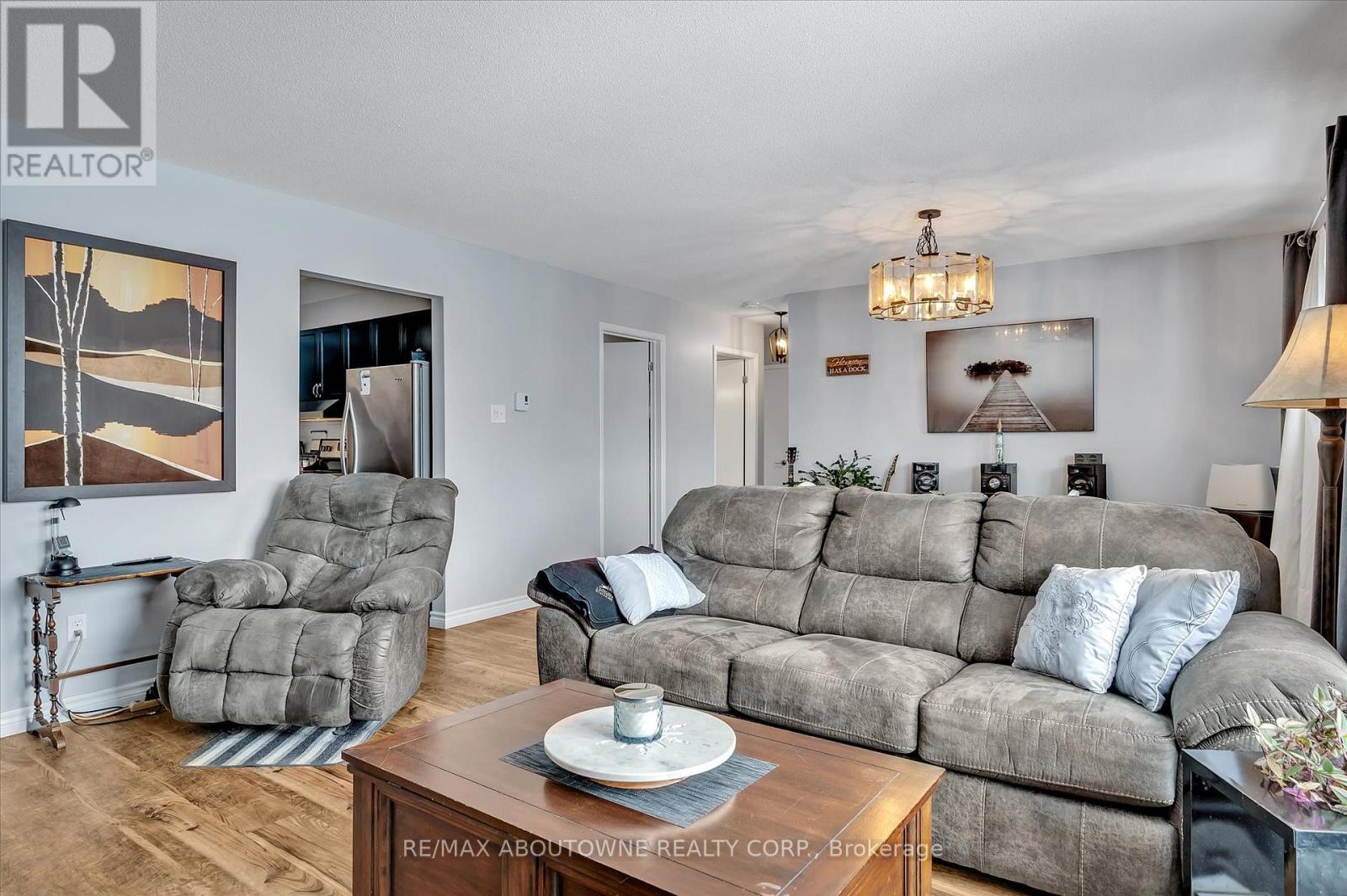 201 - 2394 Mountland Drive W, Peterborough West (Central), Ontario  K9K 2C9 - Photo 12 - X12056140