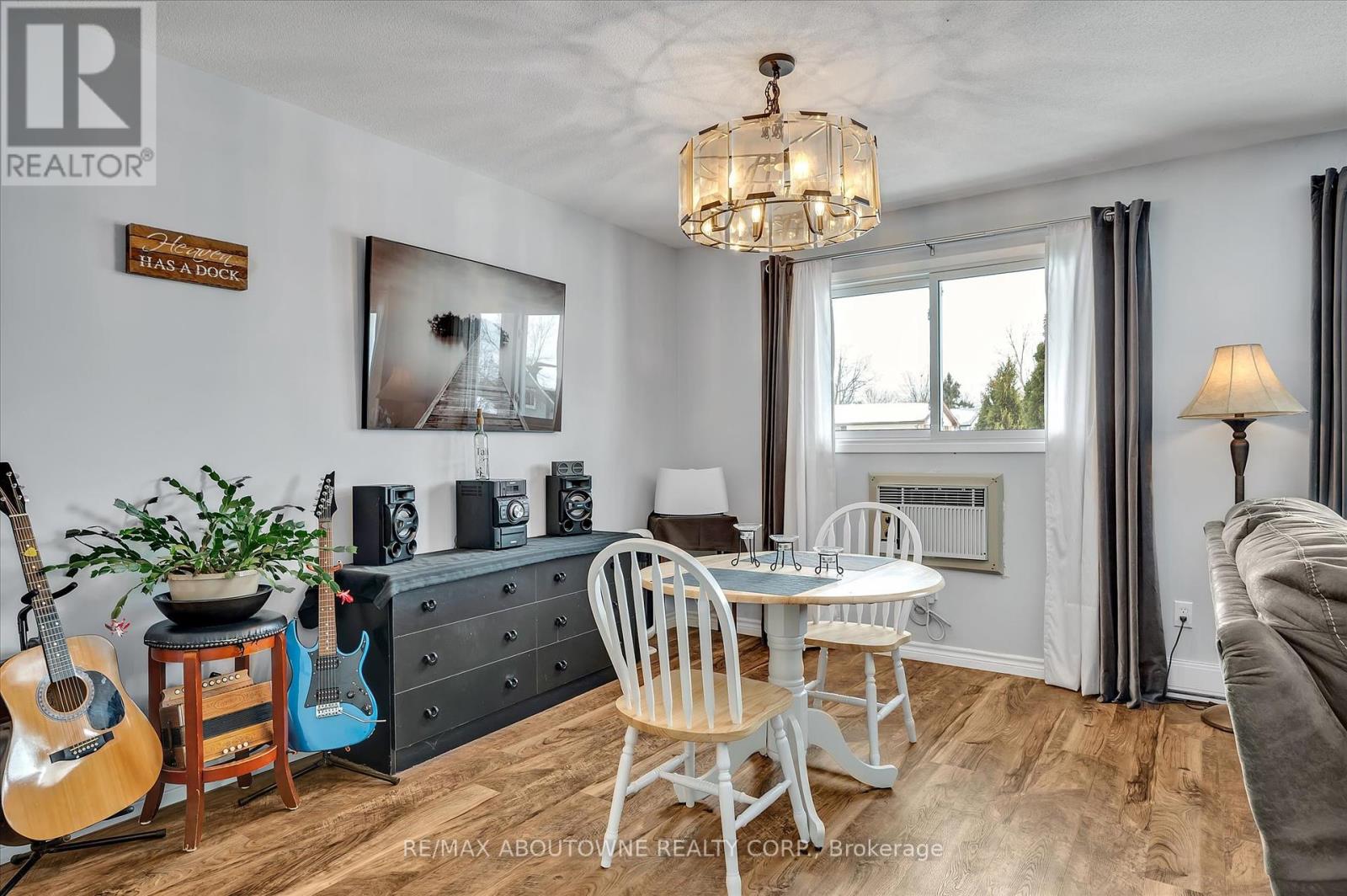 201 - 2394 Mountland Drive W, Peterborough West (Central), Ontario  K9K 2C9 - Photo 13 - X12056140