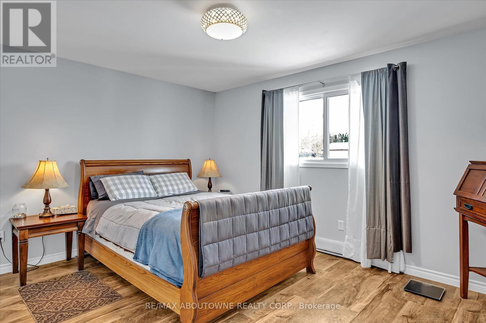 201 - 2394 Mountland Drive W, Peterborough West (Central), Ontario  K9K 2C9 - Photo 17 - X12056140