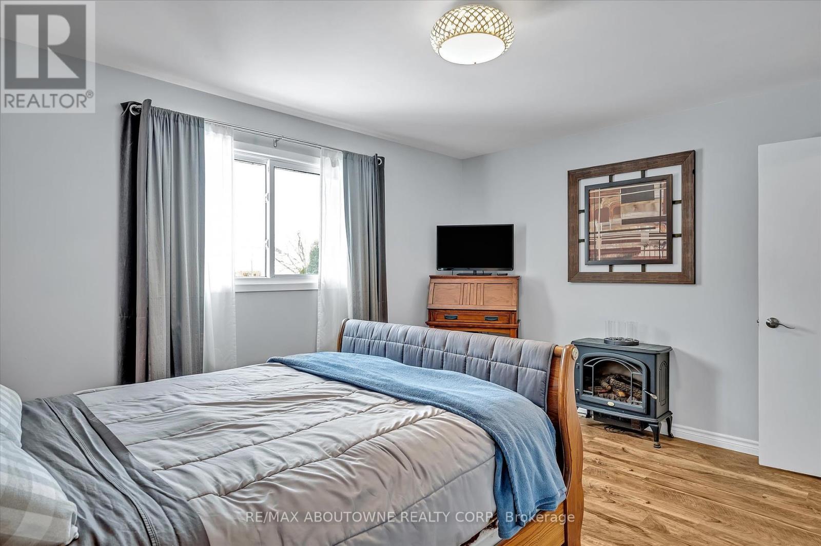201 - 2394 Mountland Drive W, Peterborough West (Central), Ontario  K9K 2C9 - Photo 18 - X12056140