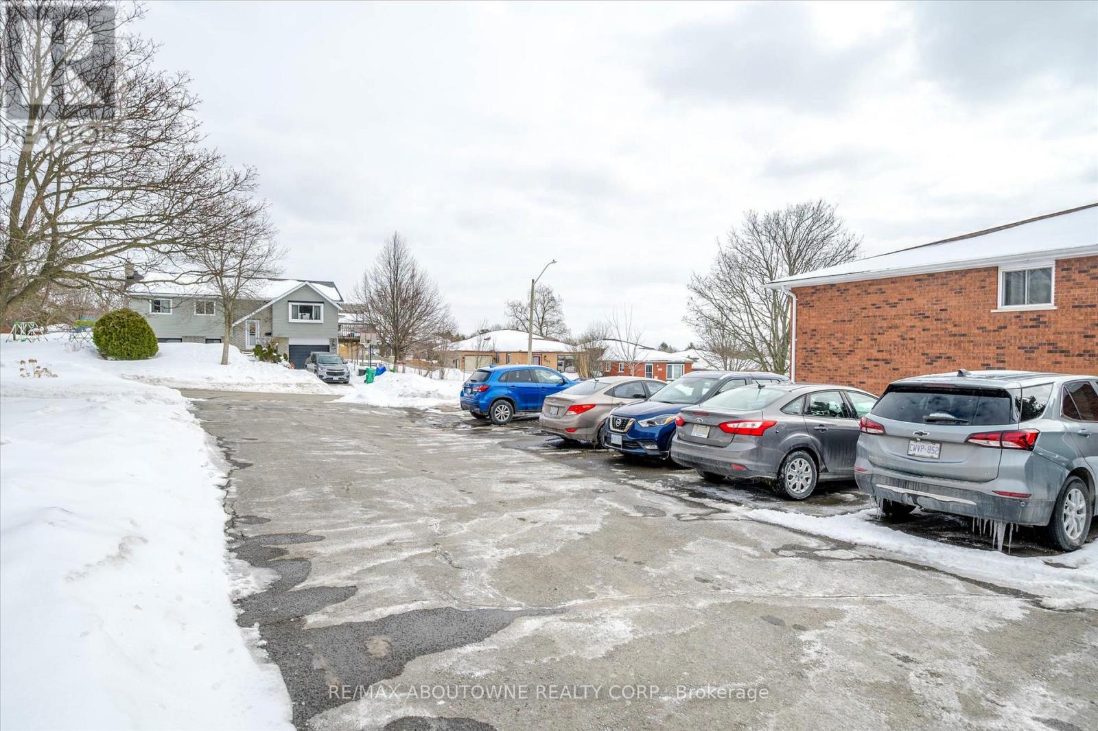 201 - 2394 Mountland Drive W, Peterborough West (Central), Ontario  K9K 2C9 - Photo 28 - X12056140