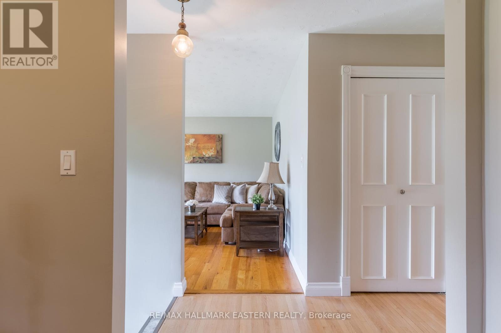 815 Stewart Drive, Peterborough South (East), Ontario  K9J 7R3 - Photo 10 - X12056595