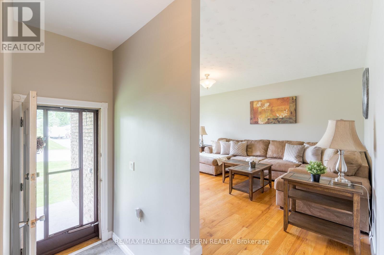 815 Stewart Drive, Peterborough South (East), Ontario  K9J 7R3 - Photo 11 - X12056595
