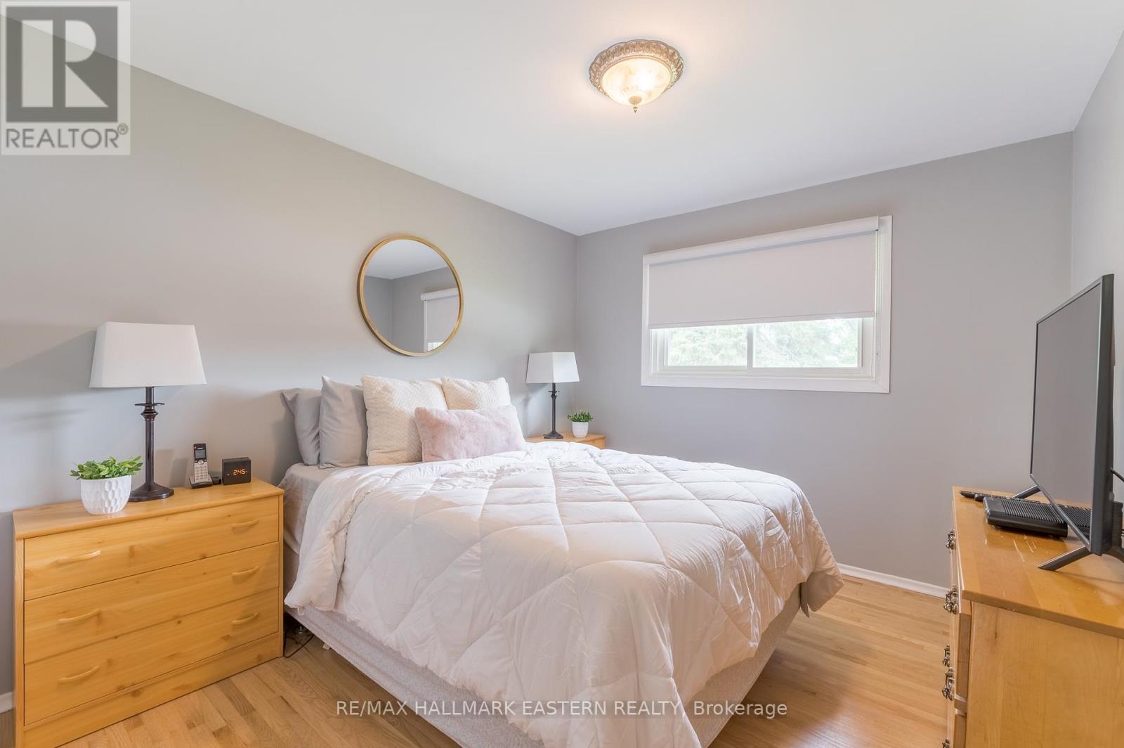 815 Stewart Drive, Peterborough South (East), Ontario  K9J 7R3 - Photo 14 - X12056595