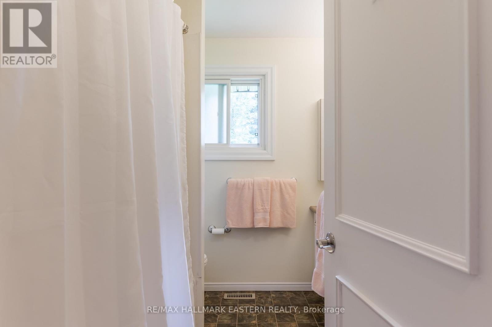815 Stewart Drive, Peterborough South (East), Ontario  K9J 7R3 - Photo 20 - X12056595