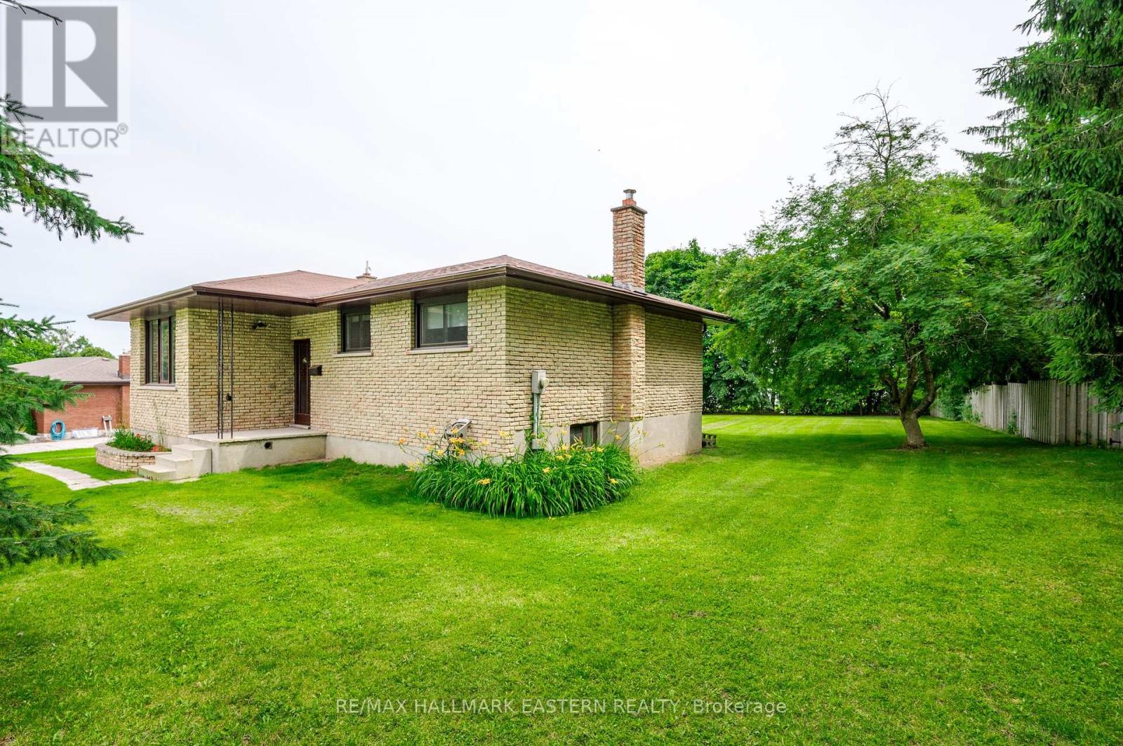 815 Stewart Drive, Peterborough South (East), Ontario  K9J 7R3 - Photo 38 - X12056595