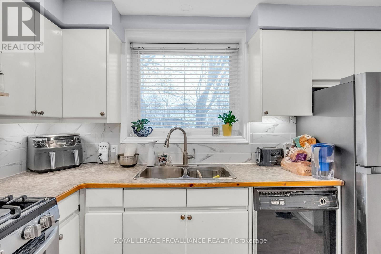 394 Sunset Boulevard, Clarington (Newcastle), Ontario  L1B 1C8 - Photo 19 - E12056988