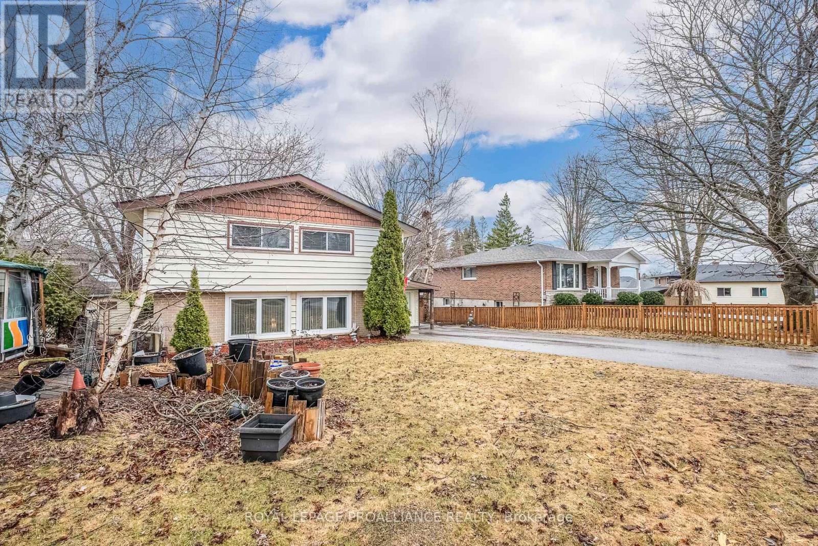 394 Sunset Boulevard, Clarington (Newcastle), Ontario  L1B 1C8 - Photo 3 - E12056988