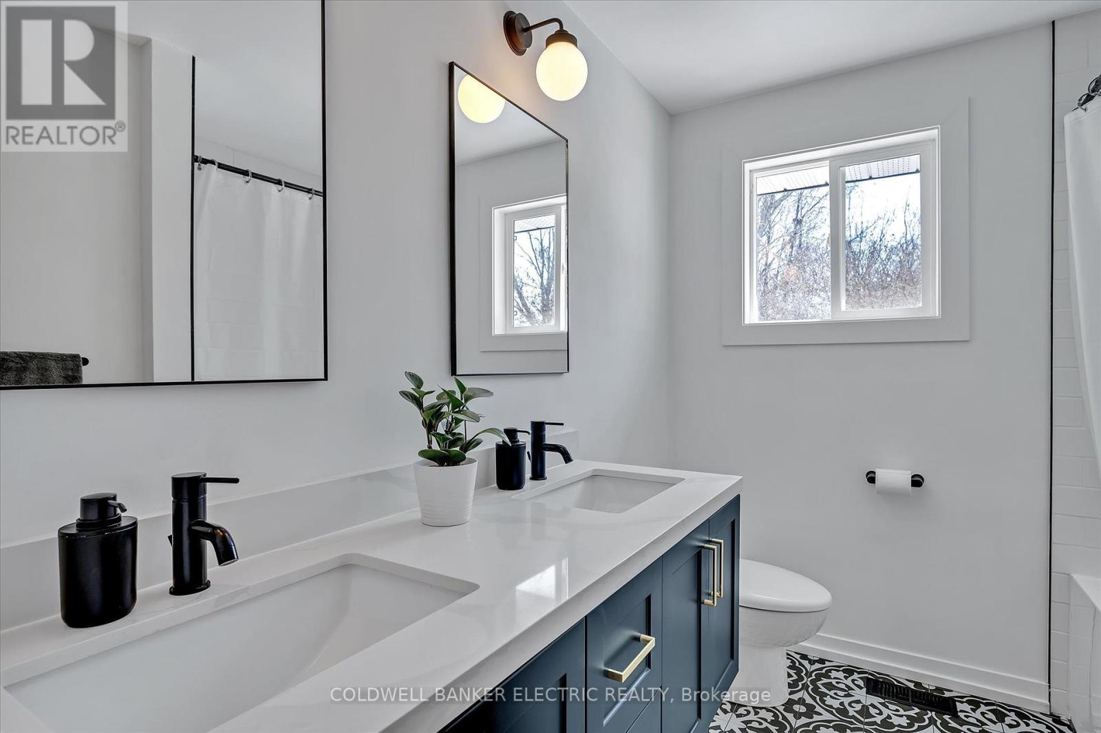 973 Afton Road, Peterborough West (Central), Ontario  K9J 7K3 - Photo 17 - X12063303