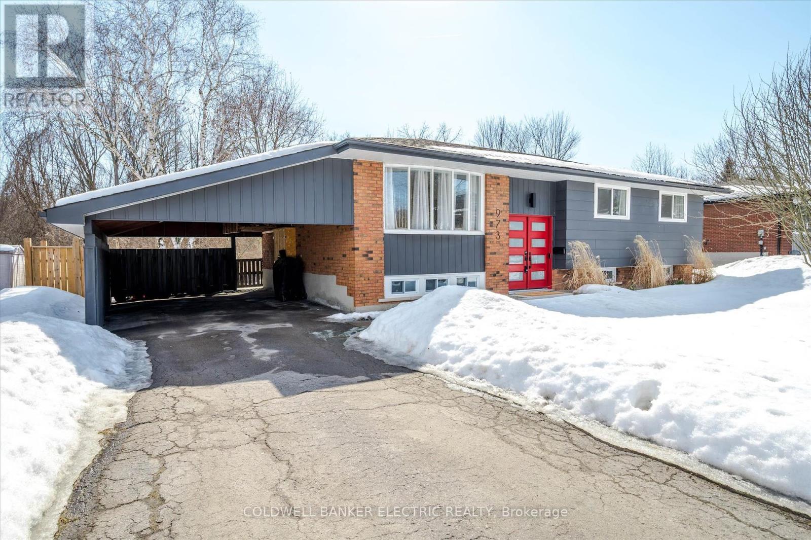 973 Afton Road, Peterborough West (Central), Ontario  K9J 7K3 - Photo 3 - X12063303