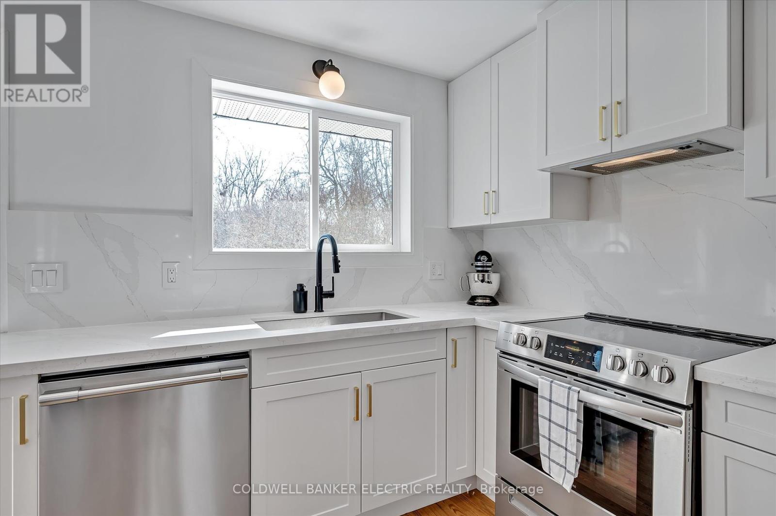 973 Afton Road, Peterborough West (Central), Ontario  K9J 7K3 - Photo 8 - X12063303