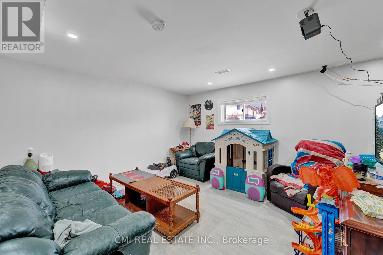 1337 Tudor Crescent, Peterborough East (South), Ontario  K9L 1X1 - Photo 14 - X12063857