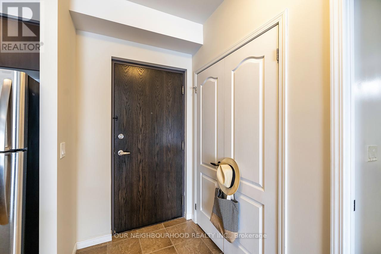 102 - 930 Wentworth Street, Peterborough West (Central), Ontario  K9J 8R8 - Photo 3 - X12065435
