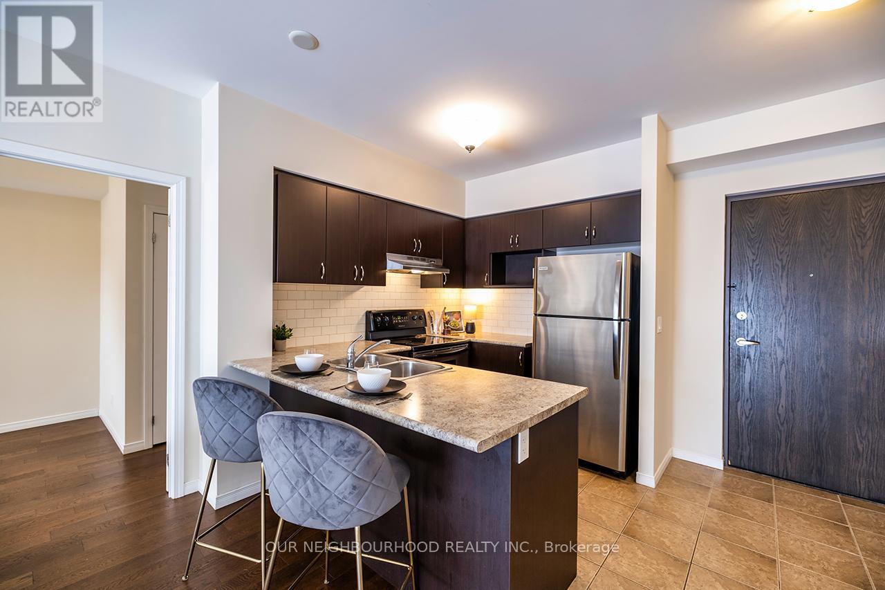 102 - 930 Wentworth Street, Peterborough West (Central), Ontario  K9J 8R8 - Photo 4 - X12065435