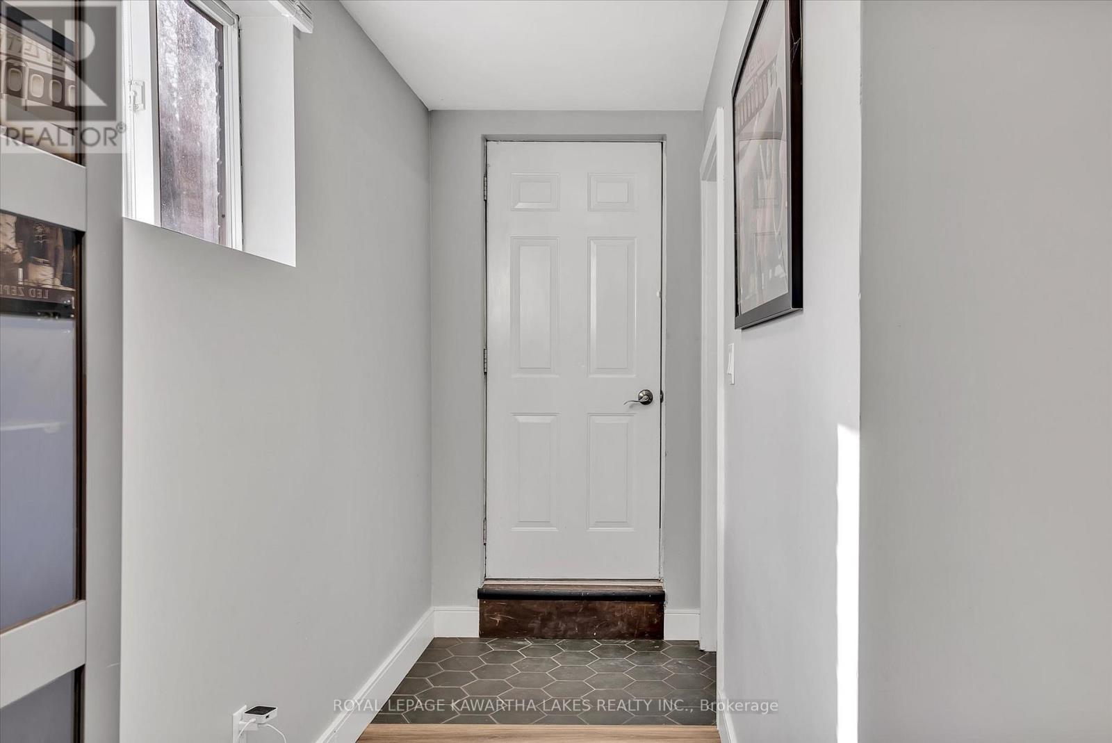 48 Mcgibbon Boulevard, Kawartha Lakes (Lindsay), Ontario  K9V 6G4 - Photo 26 - X12065516