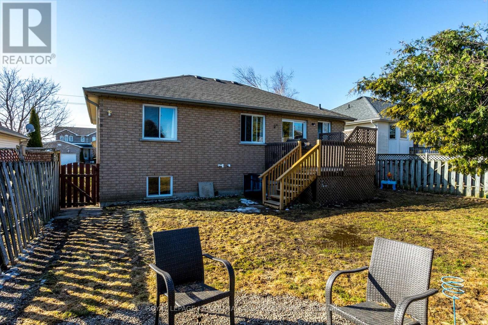 48 Mcgibbon Boulevard, Kawartha Lakes (Lindsay), Ontario  K9V 6G4 - Photo 31 - X12065516