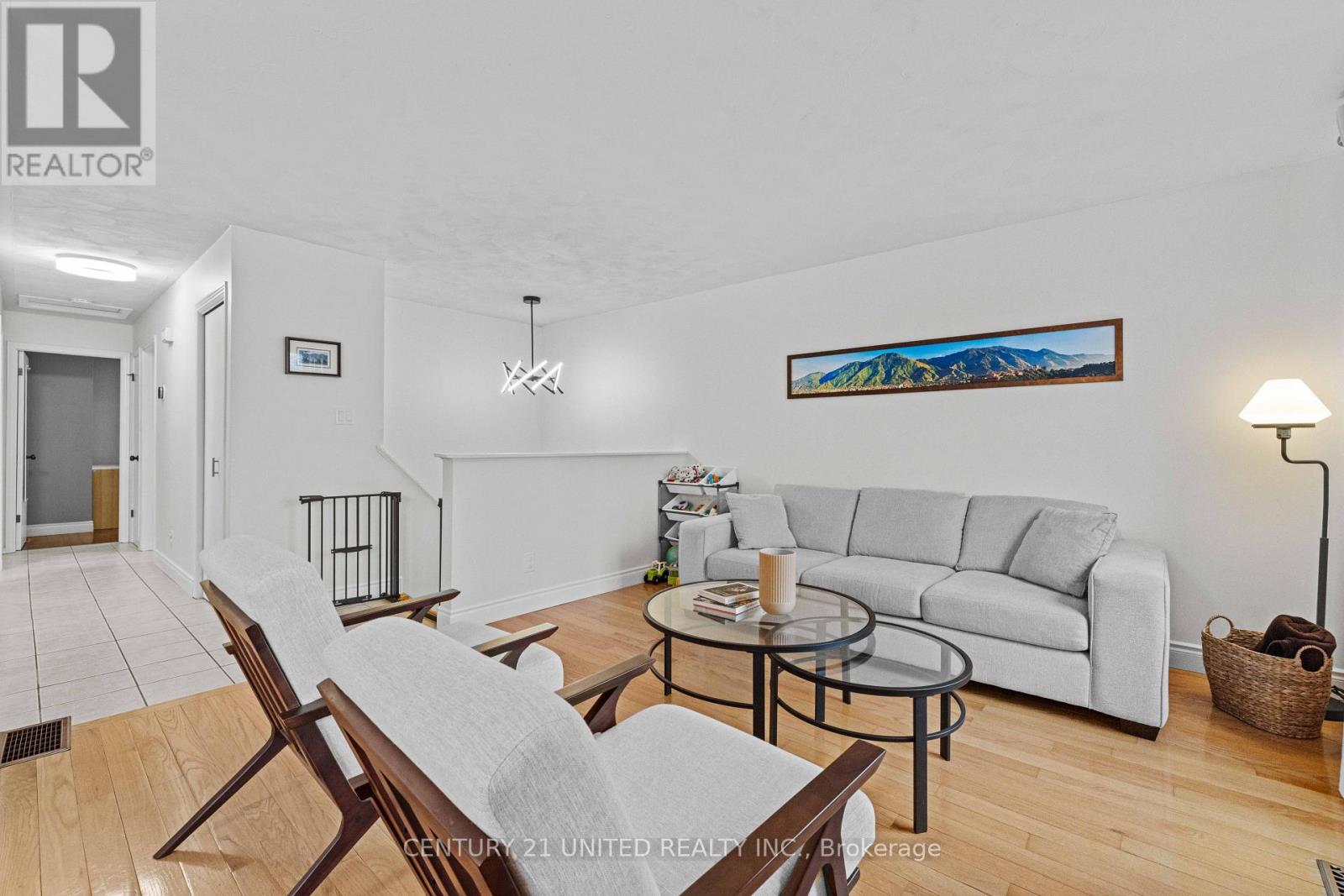 1173 Normandy Street, Peterborough North (North), Ontario  K9H 7L9 - Photo 4 - X12065822